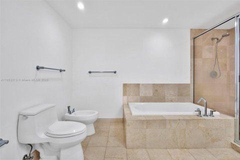 Condo in Aventura, Florida, 3 bedrooms  № 1877722 - photo 10