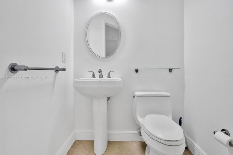Condo in Aventura, Florida, 3 bedrooms  № 1877722 - photo 16
