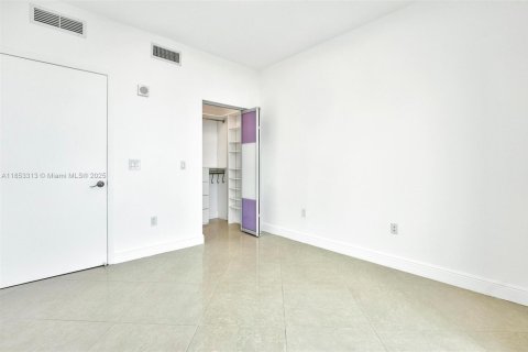 Condo in Aventura, Florida, 3 bedrooms  № 1877722 - photo 24