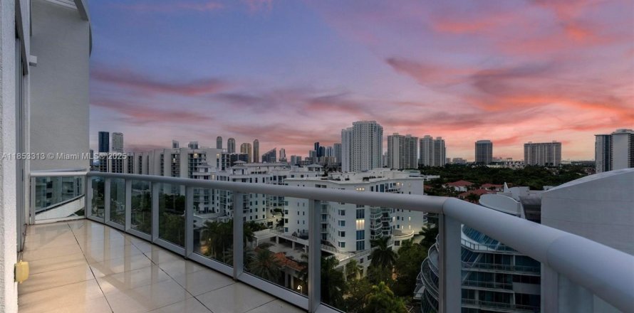 Condo in Aventura, Florida, 3 bedrooms  № 1877722