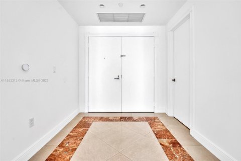 Condo in Aventura, Florida, 3 bedrooms  № 1877722 - photo 15