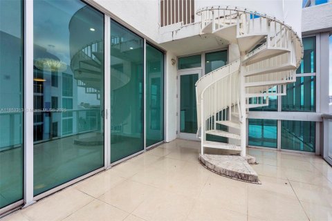 Condo in Aventura, Florida, 3 bedrooms  № 1877722 - photo 29