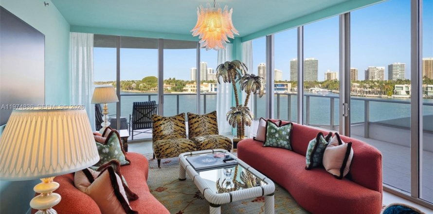 Кондоминиум с 4 спальнями в Бей-Харбор-Айлендс, Флорида № 2039993