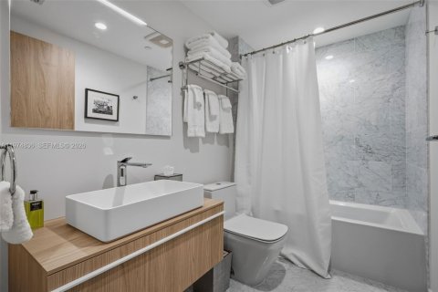 Купить кондоминиум в Бей-Харбор-Айлендс, Флорида 4 спальни, 327.29м2, № 2039993 - фото 25