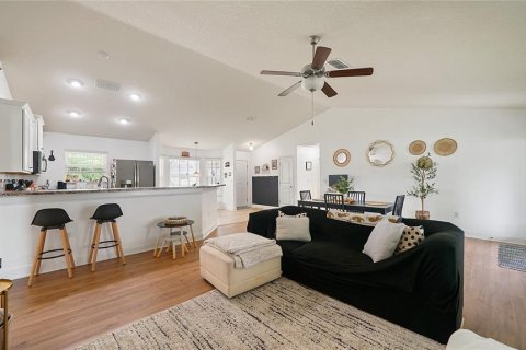 House in Palm Coast, Florida 3 bedrooms, 142.05 sq.m. № 1852471 - photo 4
