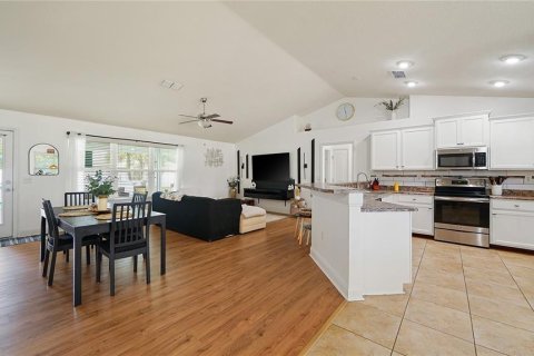House in Palm Coast, Florida 3 bedrooms, 142.05 sq.m. № 1852471 - photo 3