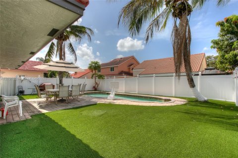 Villa ou maison à vendre à Plantation, Floride: 4 chambres, 243.03 m2 № 2406102 - photo 5