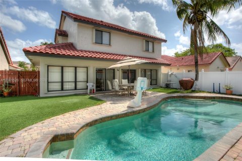 Villa ou maison à vendre à Plantation, Floride: 4 chambres, 243.03 m2 № 2406102 - photo 3