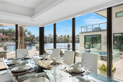 House in Hollywood, Florida 5 bedrooms, 337.89 sq.m. № 1930424 - photo 14