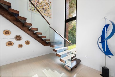 House in Hollywood, Florida 5 bedrooms, 337.89 sq.m. № 1930424 - photo 22