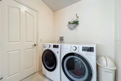 Casa en venta en The Villages, Florida, 2 dormitorios, 112.23 m2 № 1786616 - foto 16
