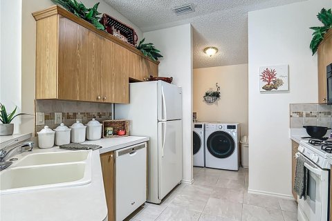 Casa en venta en The Villages, Florida, 2 dormitorios, 112.23 m2 № 1786616 - foto 13
