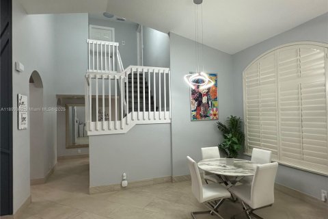 Villa ou maison à louer à Weston, Floride: 4 chambres, 257.9 m2 № 1953459 - photo 4