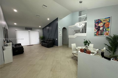 Villa ou maison à louer à Weston, Floride: 4 chambres, 257.9 m2 № 1953459 - photo 6