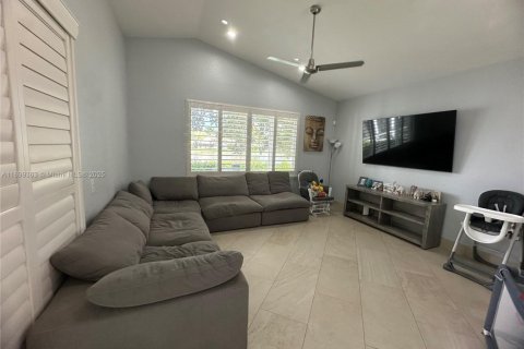 Villa ou maison à louer à Weston, Floride: 4 chambres, 257.9 m2 № 1953459 - photo 16