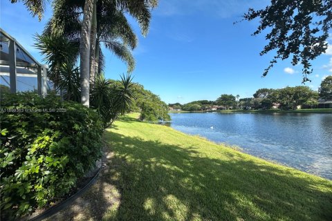 Villa ou maison à louer à Weston, Floride: 4 chambres, 257.9 m2 № 1953459 - photo 15