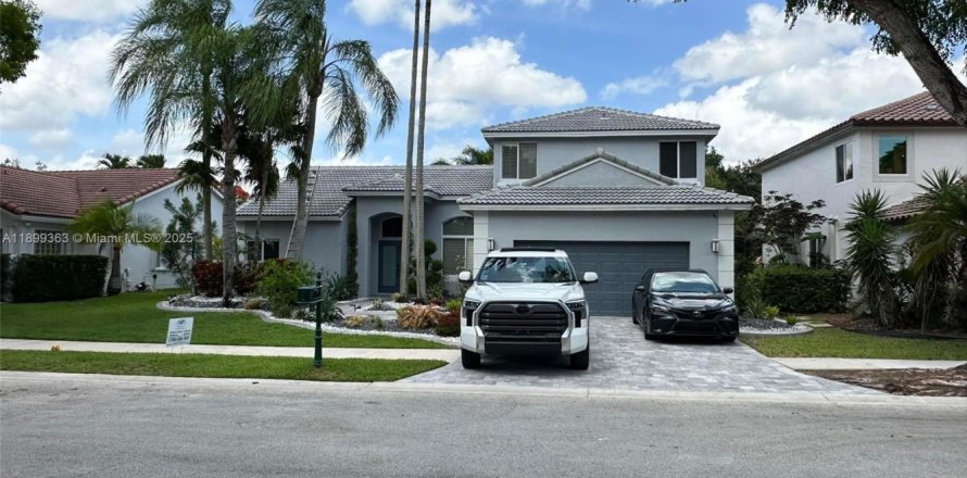 Villa ou maison à Weston, Floride 4 chambres, 257.9 m2 № 1953459