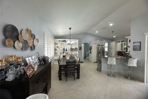 Villa ou maison à louer à Weston, Floride: 4 chambres, 257.9 m2 № 1953459 - photo 17