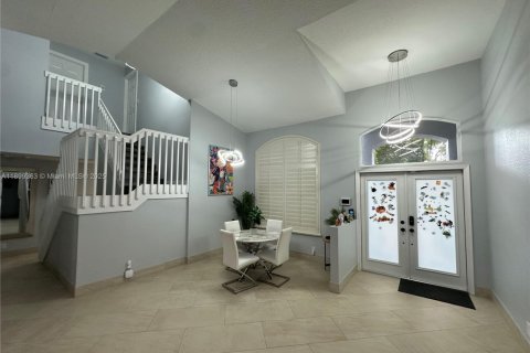 Villa ou maison à louer à Weston, Floride: 4 chambres, 257.9 m2 № 1953459 - photo 5