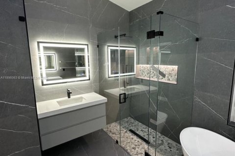 Villa ou maison à louer à Weston, Floride: 4 chambres, 257.9 m2 № 1953459 - photo 28