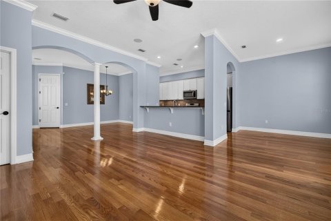 Townhouse in Tampa, Florida 3 bedrooms, 197.14 sq.m. № 2379732 - photo 11