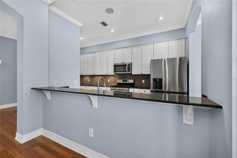Townhouse in Tampa, Florida 3 bedrooms, 197.14 sq.m. № 2379732 - photo 12