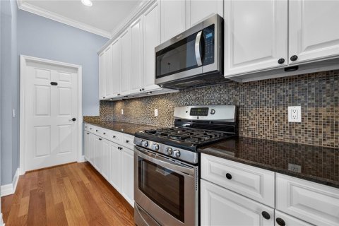 Townhouse in Tampa, Florida 3 bedrooms, 197.14 sq.m. № 2379732 - photo 13