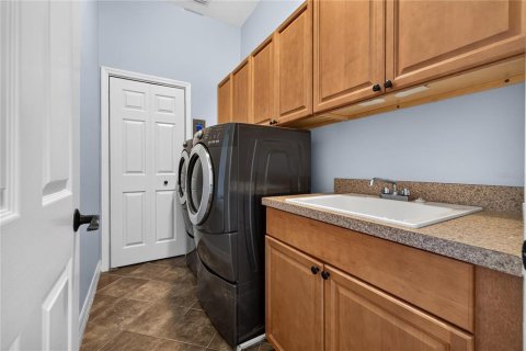Townhouse in Tampa, Florida 3 bedrooms, 197.14 sq.m. № 2379732 - photo 30