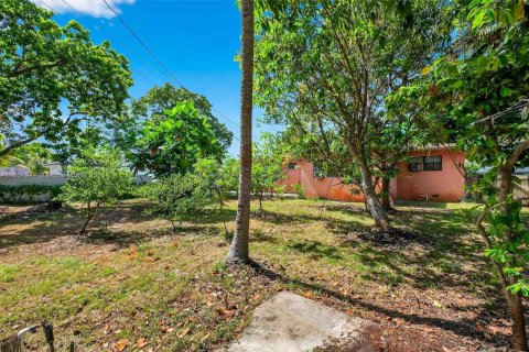 House in North Miami, Florida 3 bedrooms, 123.37 sq.m. № 1874805 - photo 20