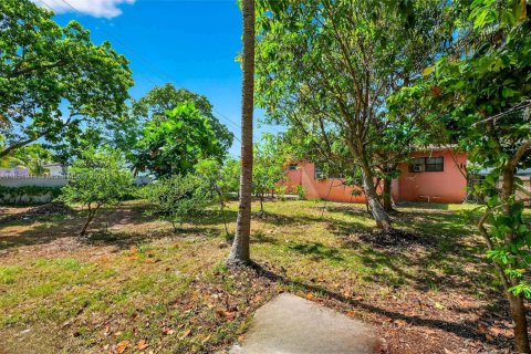 House in North Miami, Florida 3 bedrooms, 123.37 sq.m. № 1874805 - photo 29