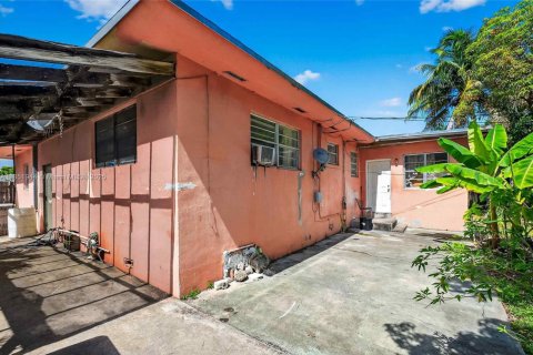 House in North Miami, Florida 3 bedrooms, 123.37 sq.m. № 1874805 - photo 18