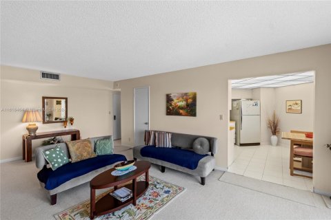 Condo in Aventura, Florida, 1 bedroom  № 1763883 - photo 3
