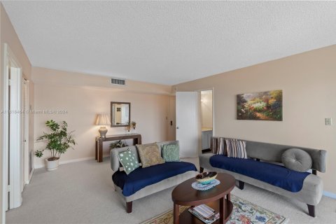 Condo in Aventura, Florida, 1 bedroom  № 1763883 - photo 7