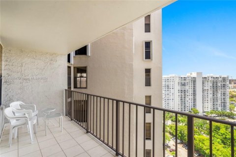 Condo in Aventura, Florida, 1 bedroom  № 1763883 - photo 27