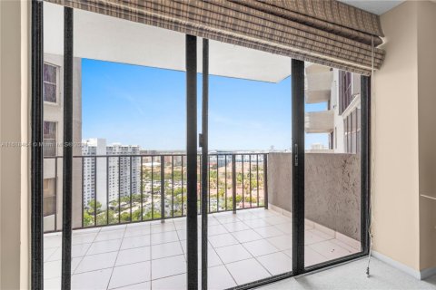 Condo in Aventura, Florida, 1 bedroom  № 1763883 - photo 25