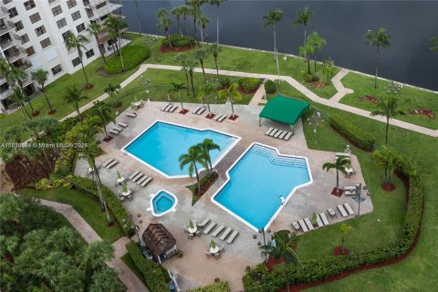 Condo in Aventura, Florida, 1 bedroom  № 1763883 - photo 2
