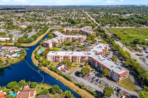 Condominio en alquiler en Miami, Florida, 2 dormitorios, 108.7 m2 № 2009974 - foto 24