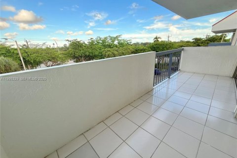 Condominio en alquiler en Miami, Florida, 2 dormitorios, 108.7 m2 № 2009974 - foto 18