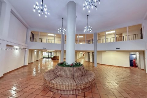 Condominio en alquiler en Miami, Florida, 2 dormitorios, 108.7 m2 № 2009974 - foto 20