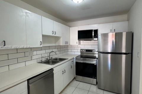 Apartment in Hialeah, Florida 2 bedrooms, 91.04 sq.m. № 2020670