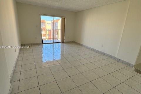 Apartment in Hialeah, Florida 2 bedrooms, 91.04 sq.m. № 2020670 - photo 4