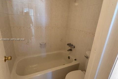 Apartment in Hialeah, Florida 2 bedrooms, 91.04 sq.m. № 2020670 - photo 7