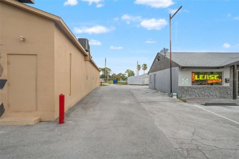 Commercial property in Port Richey, Florida 661.09 sq.m. № 1851490 - photo 6