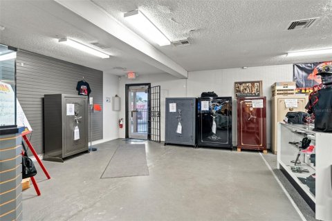Commercial property in Port Richey, Florida 661.09 sq.m. № 1851490 - photo 9