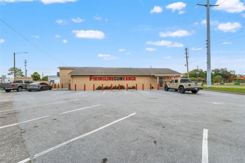 Commercial property in Port Richey, Florida 661.09 sq.m. № 1851490 - photo 1