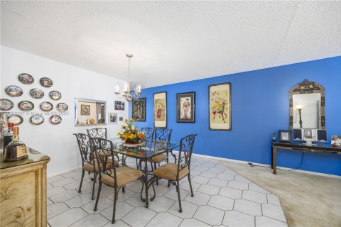 Condo in Coconut Creek, Florida, 2 bedrooms  № 1745612 - photo 8