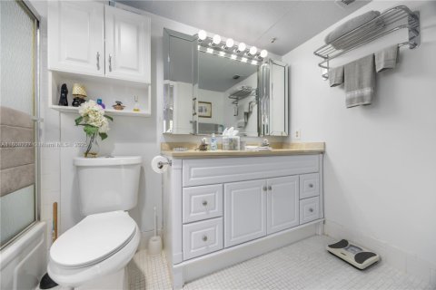 Condo in Coconut Creek, Florida, 2 bedrooms  № 1745612 - photo 20