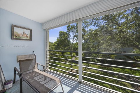 Condo in Coconut Creek, Florida, 2 bedrooms  № 1745612 - photo 26