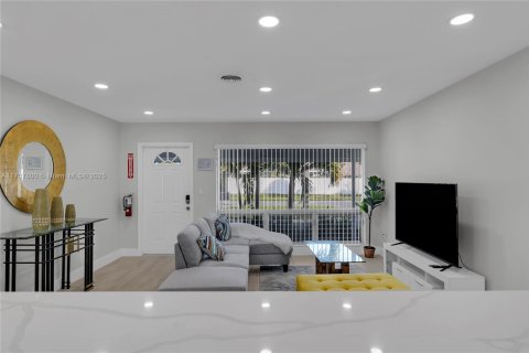 Casa en alquiler en Pompano Beach, Florida, 3 dormitorios, 132.85 m2 № 1978019 - foto 7