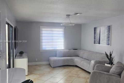 Villa ou maison à vendre à Deerfield Beach, Floride: 3 chambres, 153.1 m2 № 2064658 - photo 10